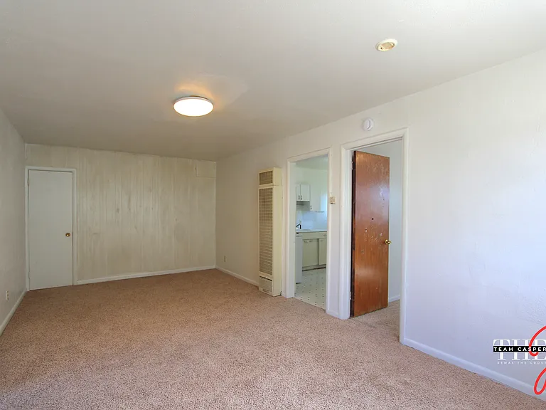 1011 E B St #2 — Photo 6