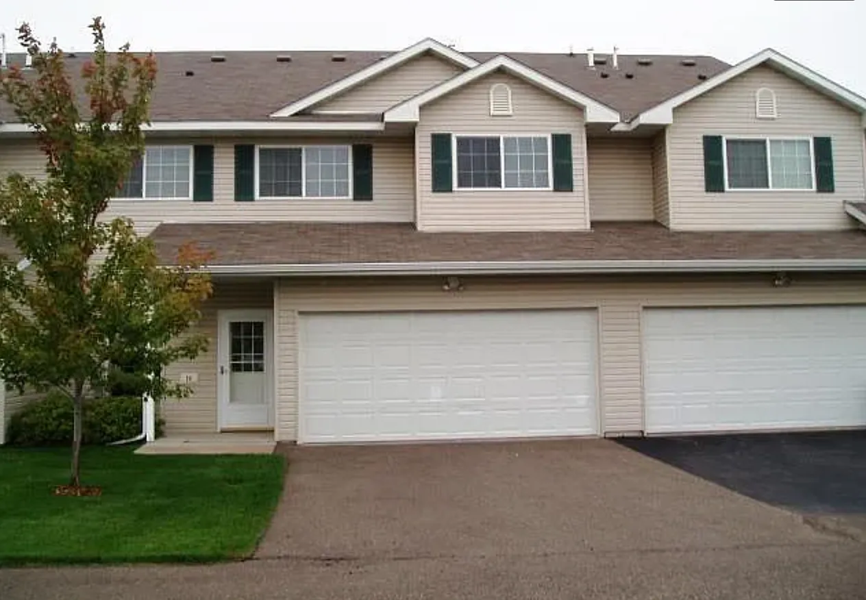 3 bed, 1.5 bath, 1250 sqft, $1,900 — Photo 1
