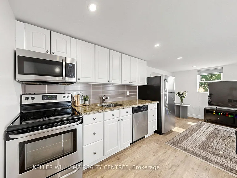 185 Newton St #LOWER — Photo 12