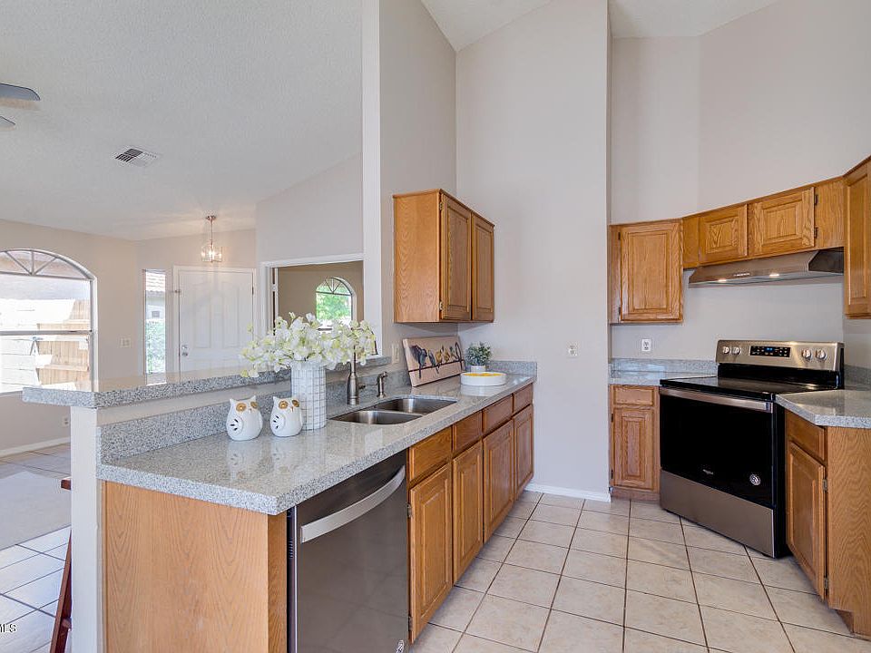2nd image of 4541 E Wildwood Dr