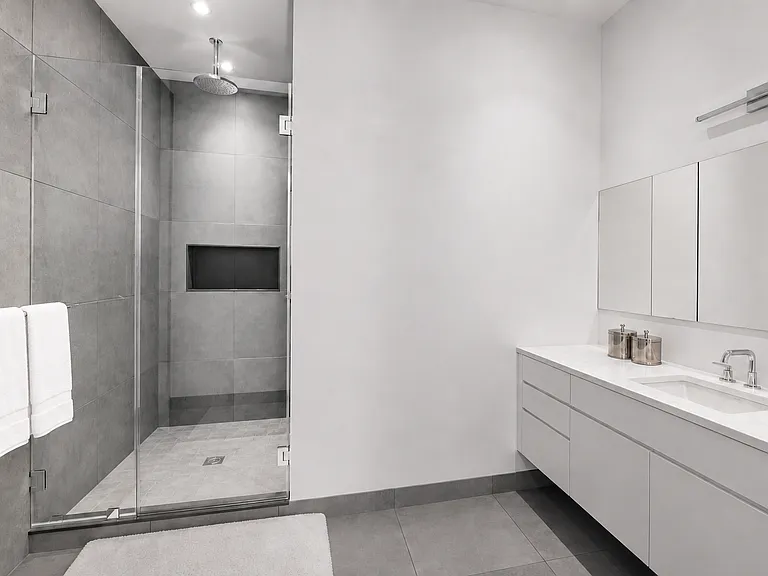 131 E 70th St #3 — Photo 13