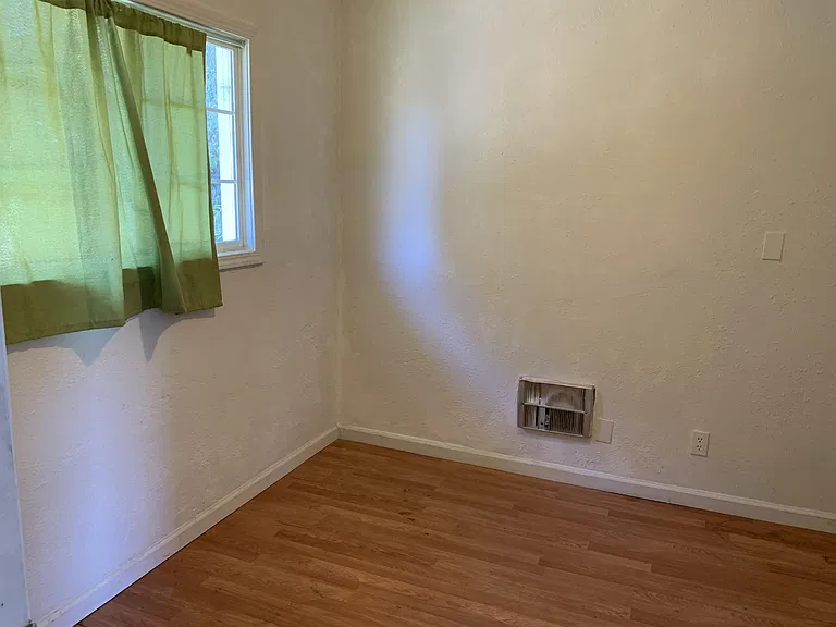 1701 San Joaquin St — Photo 4