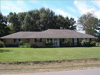 1st image of 827 Village Ct