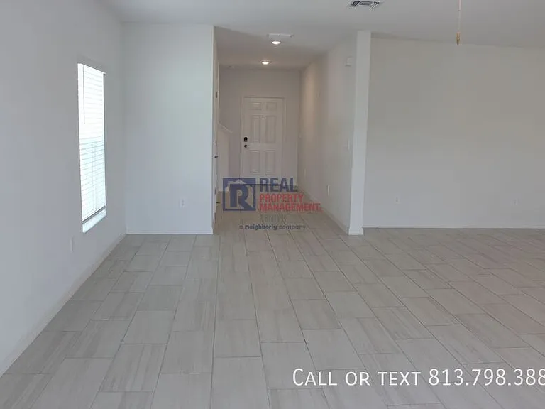 11571 Radiant Shore Loop — Photo 4