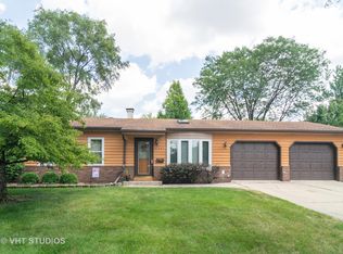 223 Willow Rd, Streamwood, IL 60107