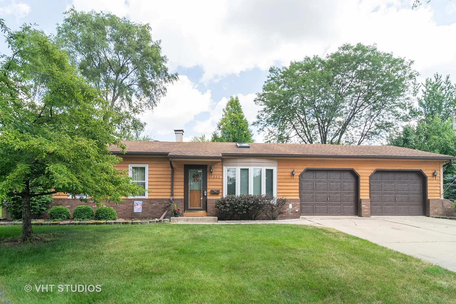 223 Willow Rd photo 1