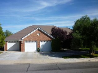 104 N Crest Line Dr, Saint George, UT 84790