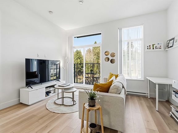 4th image of 718 Edgar Ave #310
