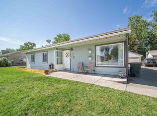 415 Cottonwood Dr, Richland, WA 99352