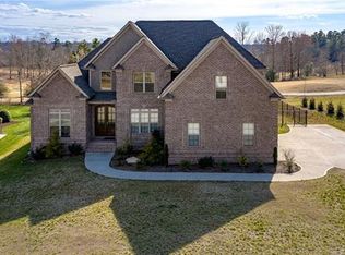 723 Players Ridge Rd, Hickory, NC 28601