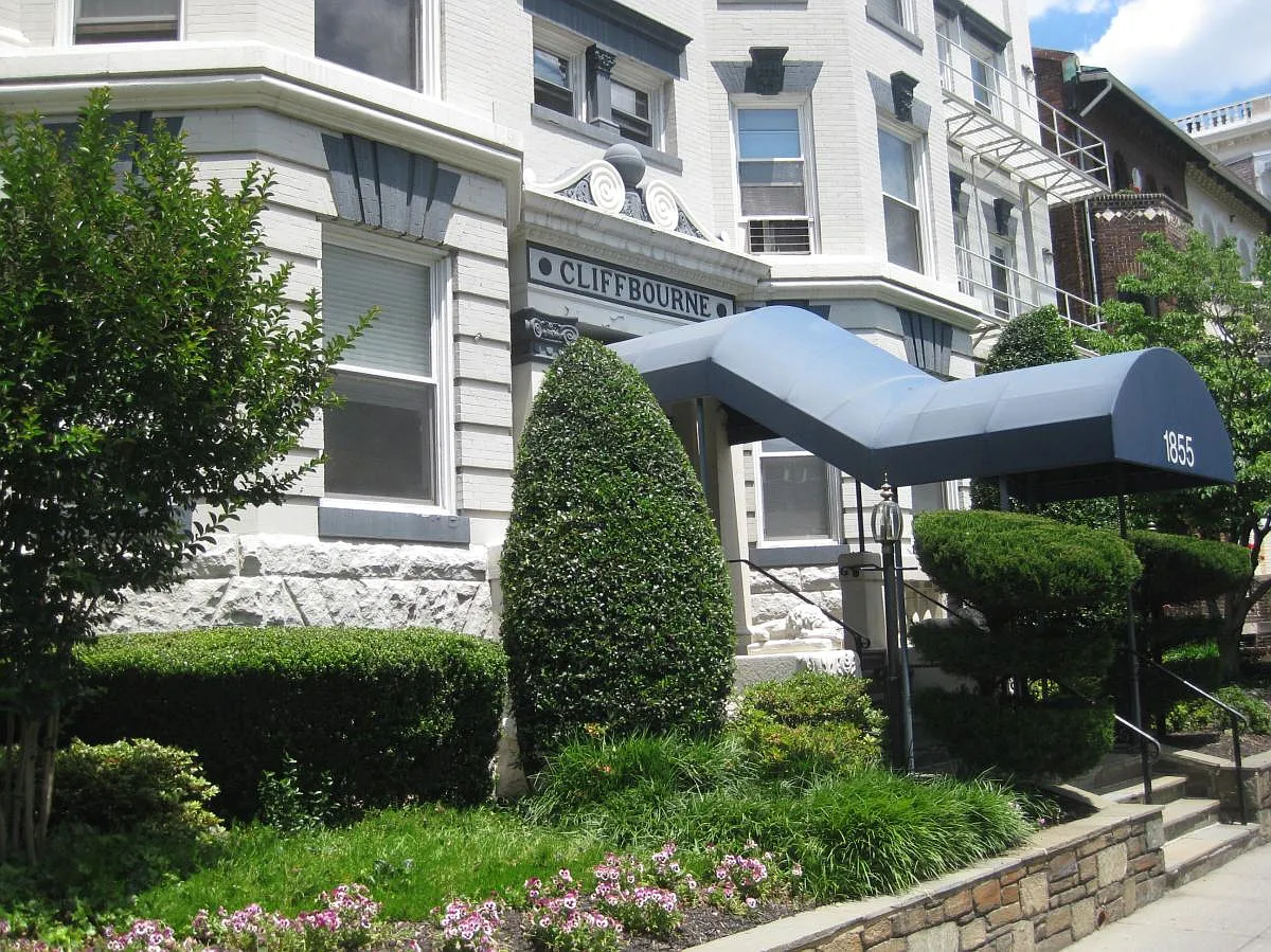 1 bed, 864 sqft, $2,990 — Photo 1