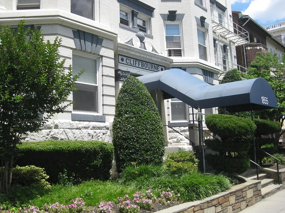 1855 Calvert St NW #504