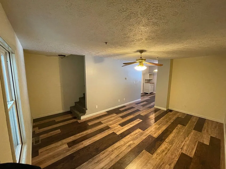 Building Photo - 424 McLane Ave #6