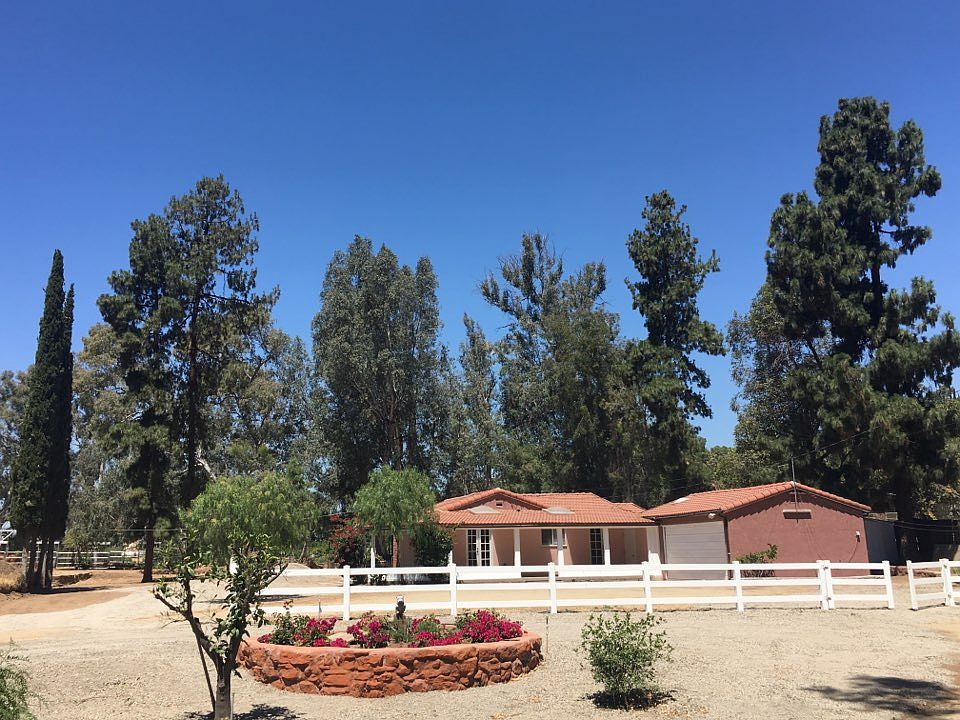 1st image of 9839 Sunland Blvd