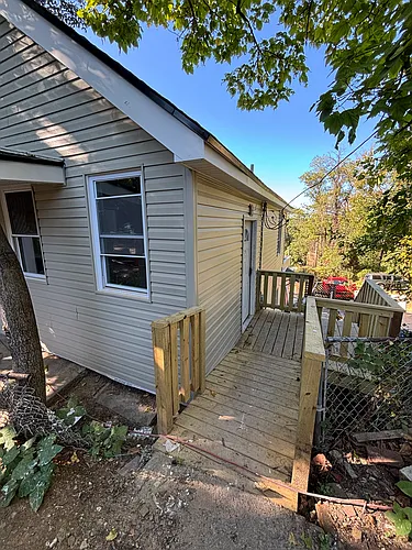 2506 Wyandotte St Photo 1