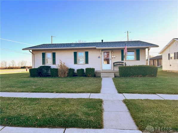 2 Lawson Ave, New Lebanon, OH 45345