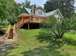 303 Ridge Ave, Hawley, PA 18428