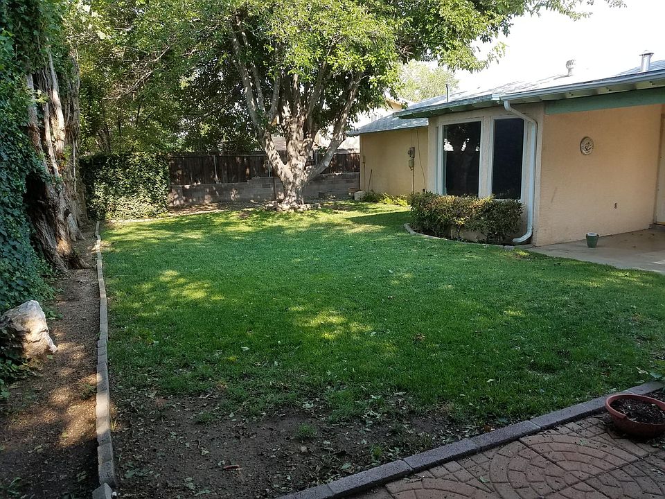 2nd image of 12002 Elvin Pl NE