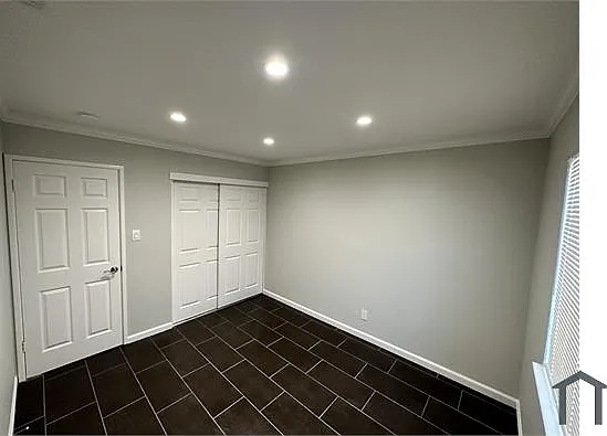 7033 Linwood Way — Photo 9