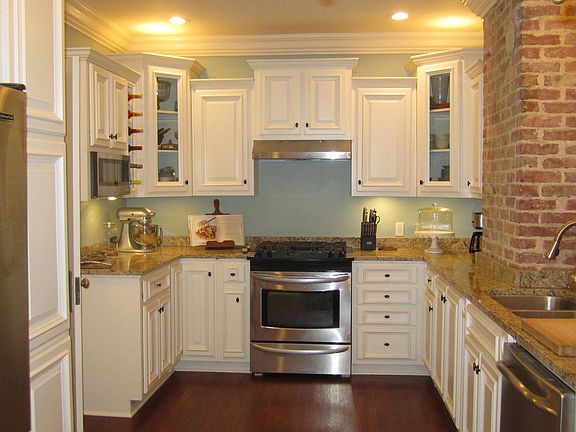 3rd image of 4421 Saint Elmo Ave