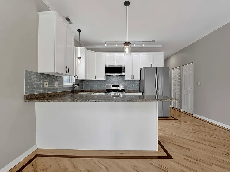 1517 W Fry St #2 — Photo 16