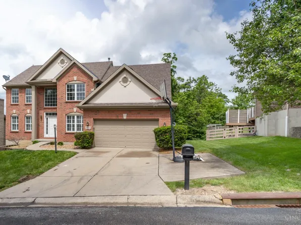 8218 Springleaf Lake Dr, Cincinnati, OH 45247