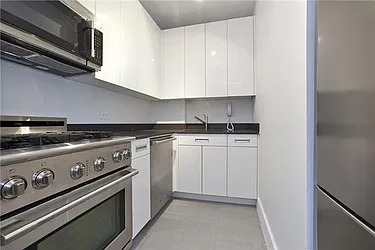 Rented by Space Marketing Shop