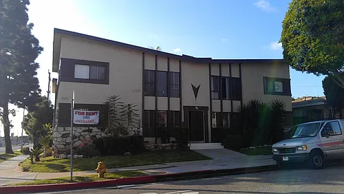 10243 S Dixon Ave #1 Photo 1