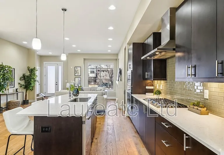5438 Valentia St — Photo 5