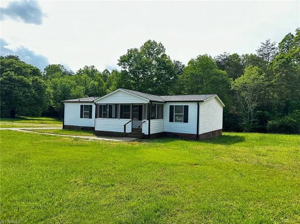 4340 Pine Hall Rd, Walkertown, NC 27051