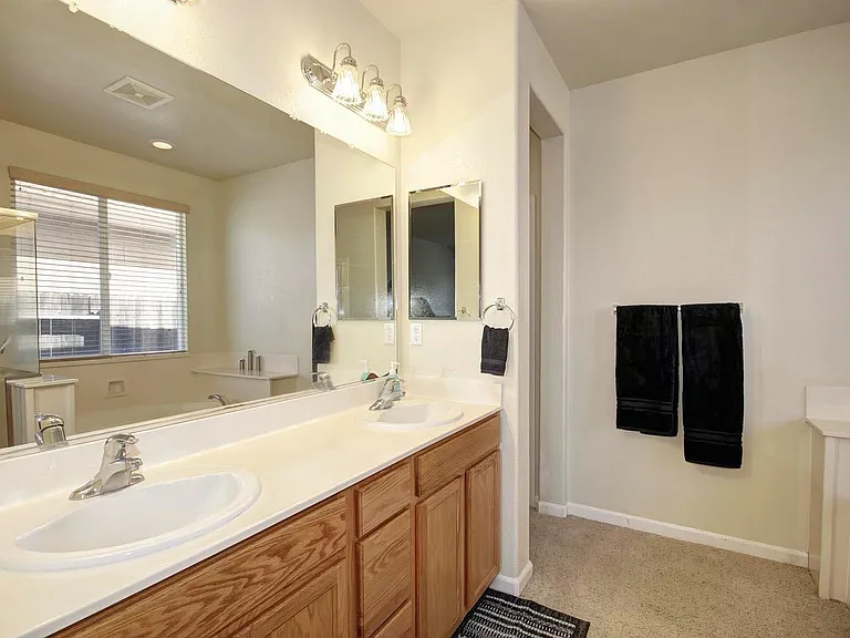 5504 Hirsch Cir — Photo 10
