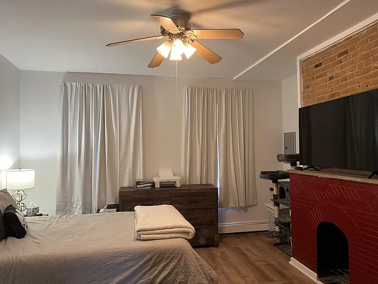 26 Elizabeth St #1 — Photo 11