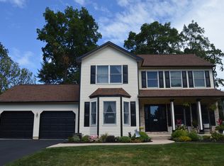 1745 Deer Path Rd, Easton, PA 18040