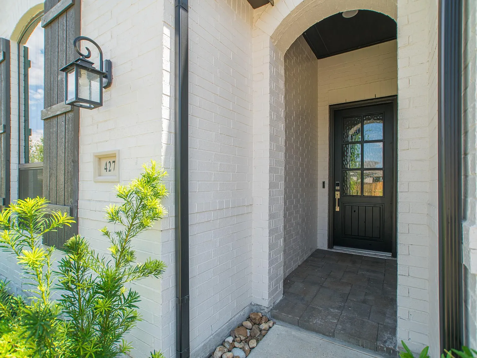 4 bed, 3.0 bath, 2240 sqft, $3,450 — Photo 4
