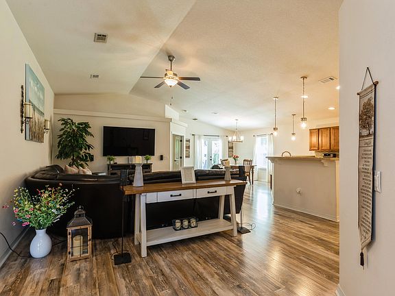 5th image of 8438 Island Dr