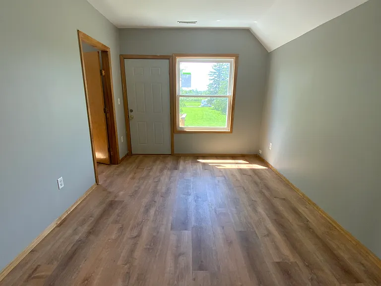 2 bed, 1.0 bath, $975 — Photo 7
