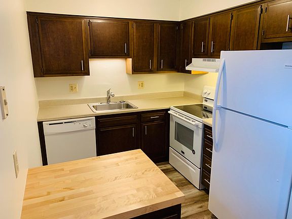 4th image of 502 Depot St #12
