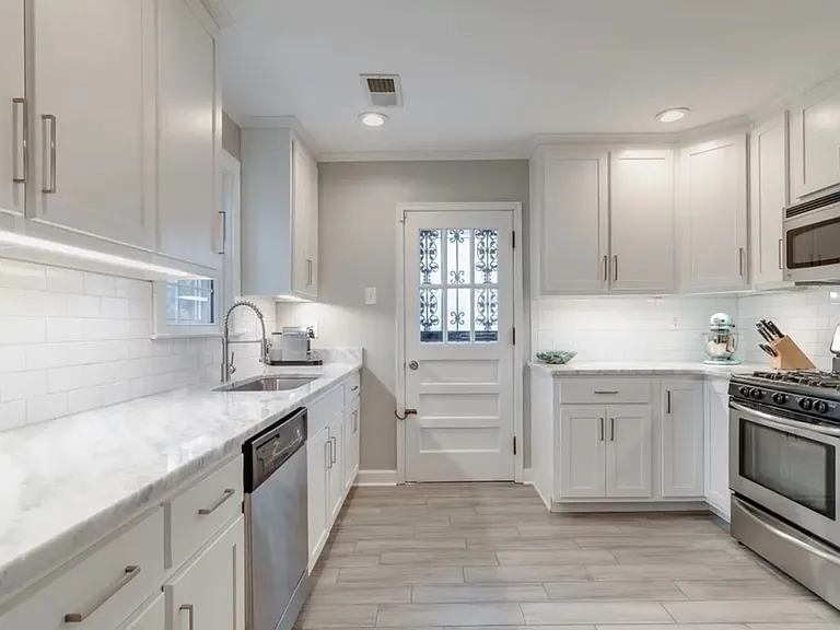 3878 Lytle Cir — Photo 5
