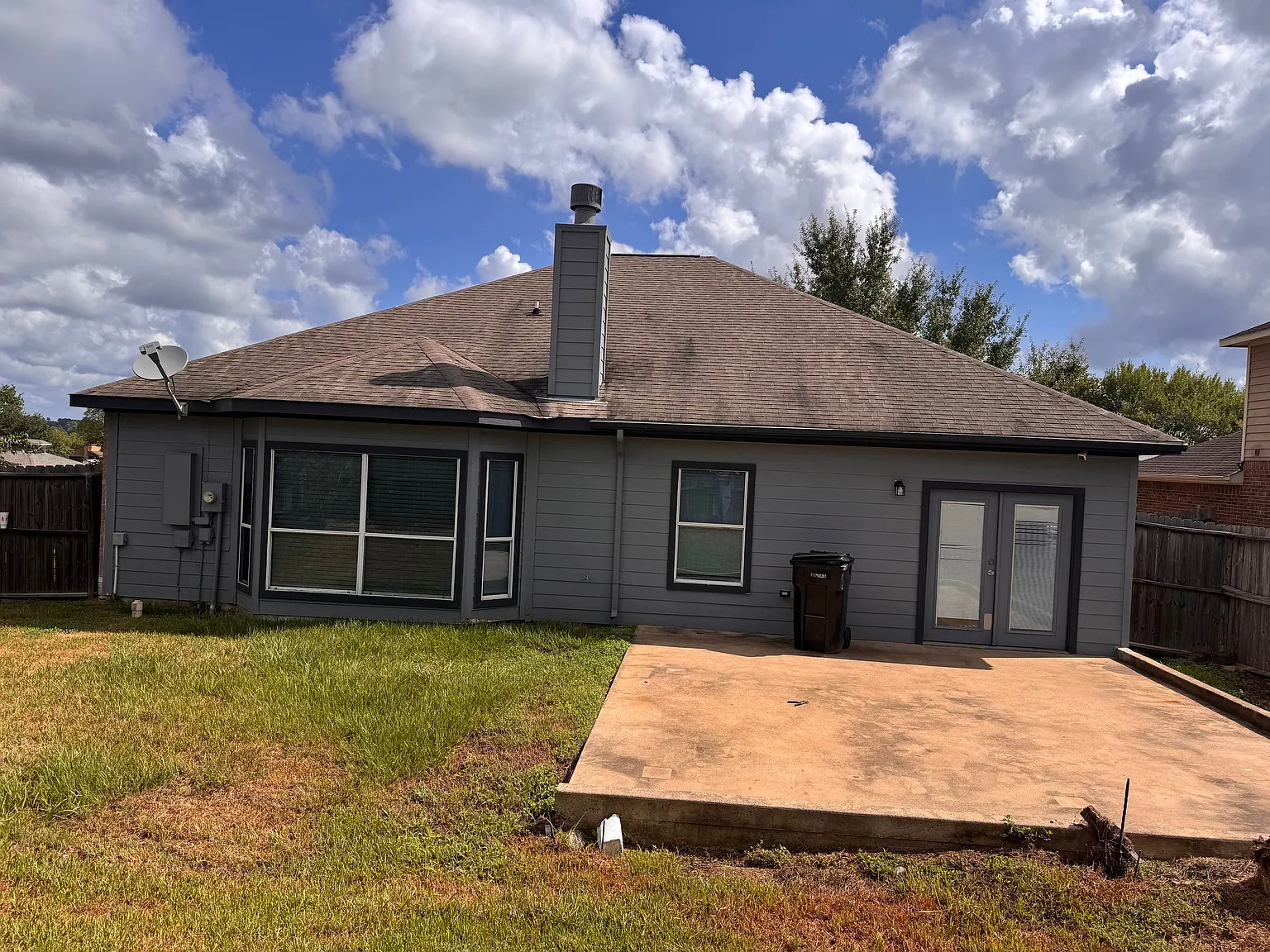 3 bed, 2.0 bath, 1842 sqft, $1,975 — Photo 3