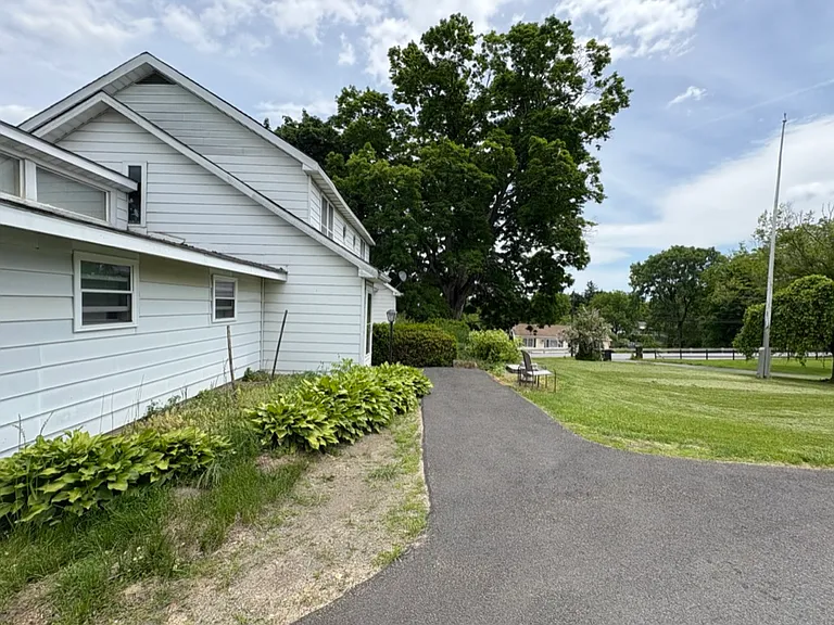 207 Highland Ave #1 — Photo 10