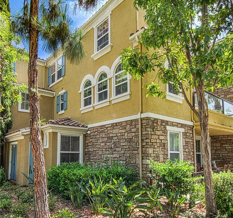 808 Terra Bella