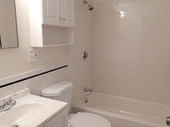 5th image of 12 Newbury Ave APT 1