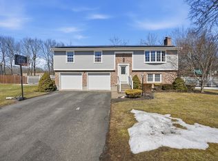 138 Elmar Dr, Feeding Hills, MA 01030