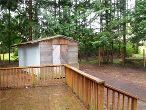 3rd image of 51 E Pickering Dr