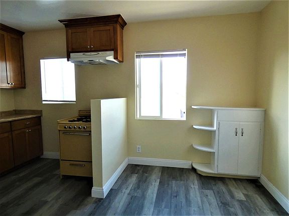 2nd image of 547 E Dayman St APT 9