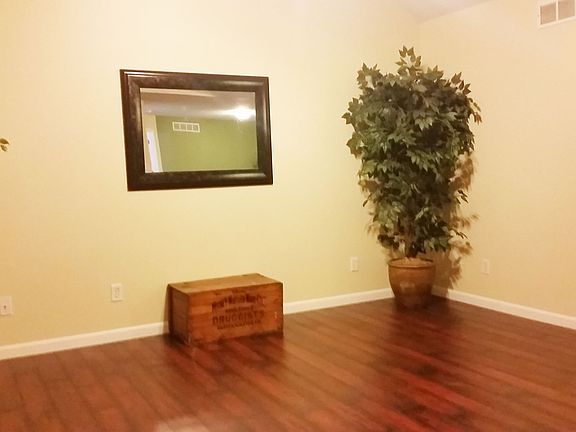 5th image of 615 S Lantern Ln