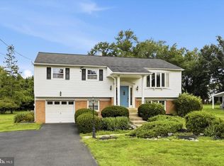 548 Fairhill Dr, Holland, PA 18966