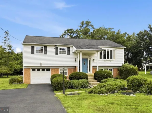 548 Fairhill Dr, Holland, PA 18966