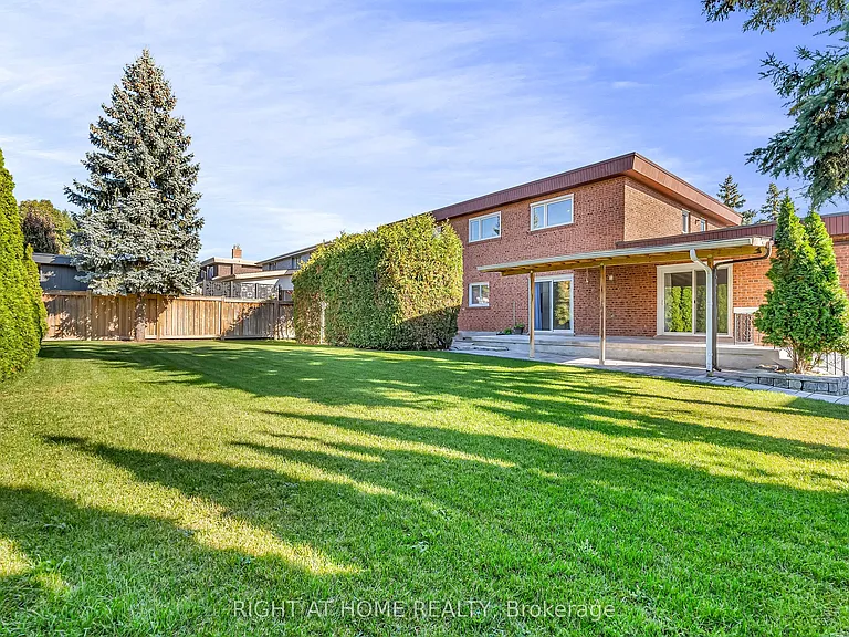 373 Firglen Rdg — Photo 28