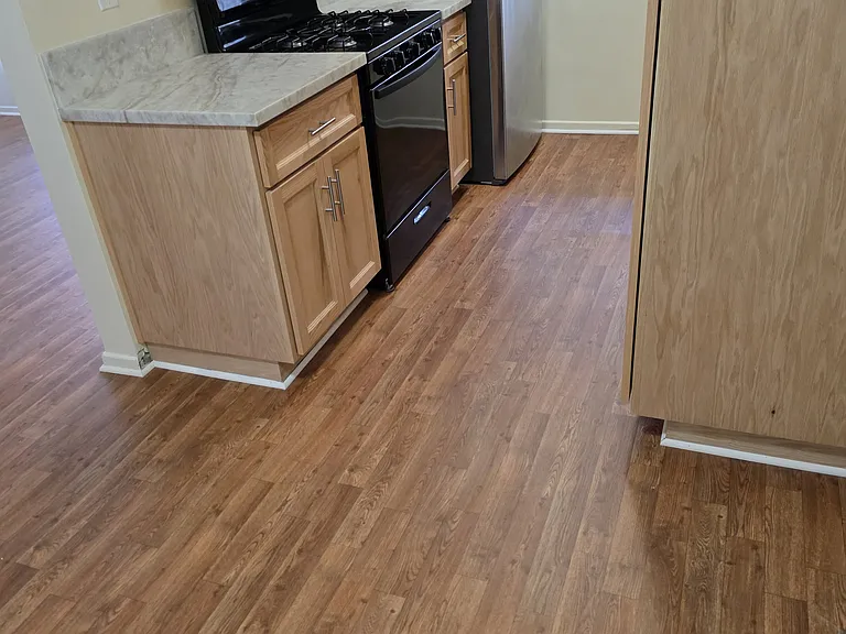 535 E Hazel St #6 — Photo 3